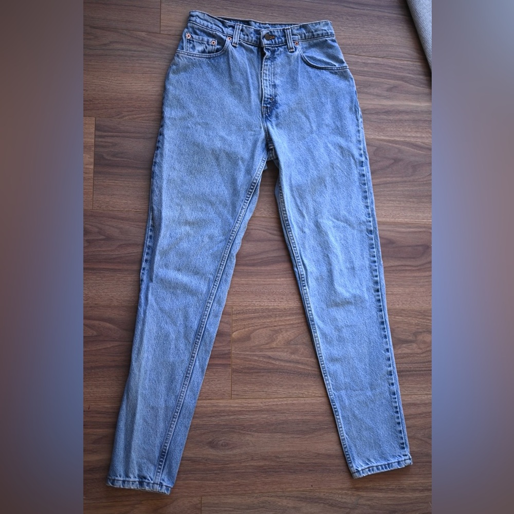 Vintage Levi's Relaxed Fit 550’s Light Blue Denim Womens 9 Long Jeans from 1995